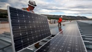 4Instalador de Sistemas de Energia Solar 300x171 - Ideias Para Empreender|14 Negócios Rentáveis com Baixo Investimento Para Você Começar